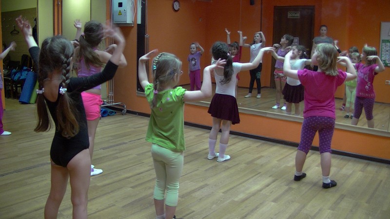 Современные танцы для дошкольников в центре Шаг вперед