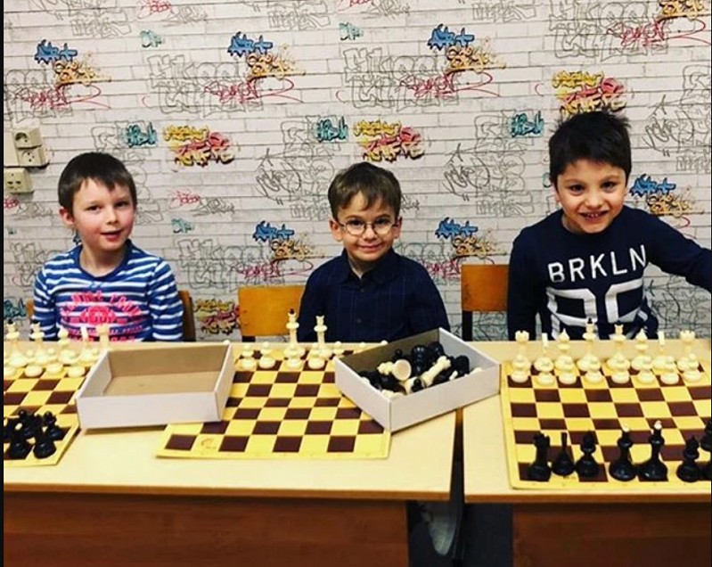 Занятия по шахматам в центре Теремок