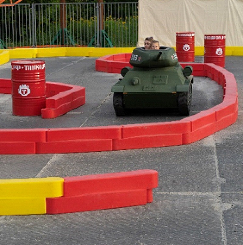 Детский праздник с танкодромом