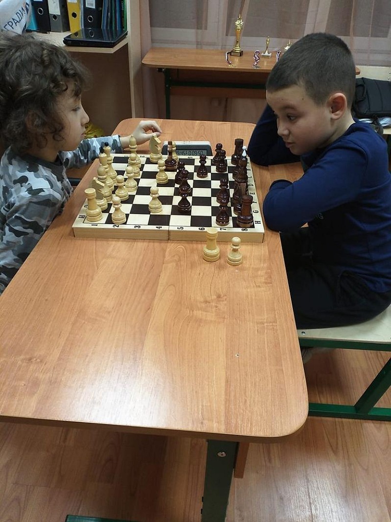 Шахматы в центре Прекрасное детство