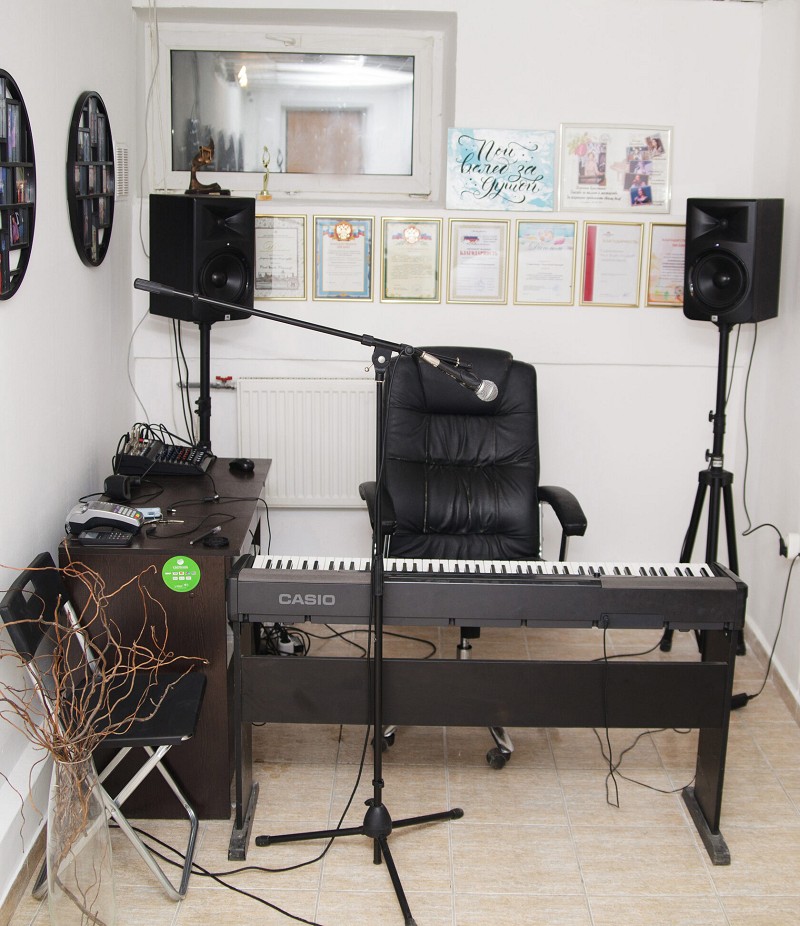 Уроки игры на фортепиано в студии Vocal Studio Virtuozoff